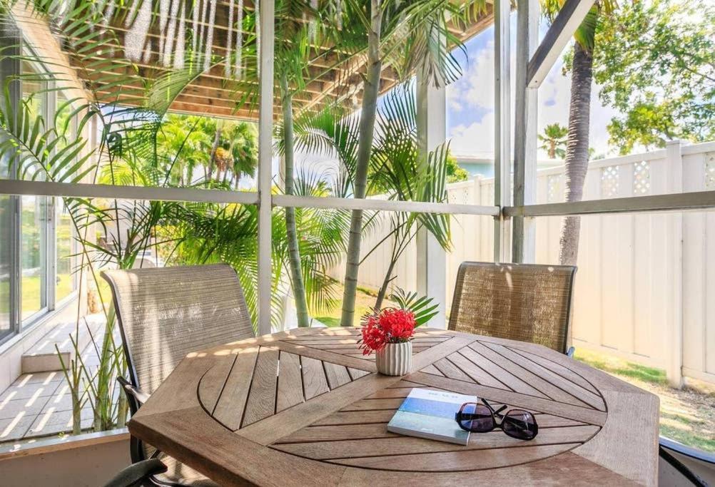 Beach Living At Island Pine Villas Τζώρτζταουν Εξωτερικό φωτογραφία