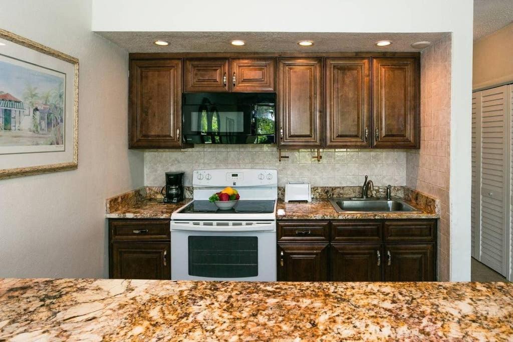Beach Living At Island Pine Villas Τζώρτζταουν Εξωτερικό φωτογραφία