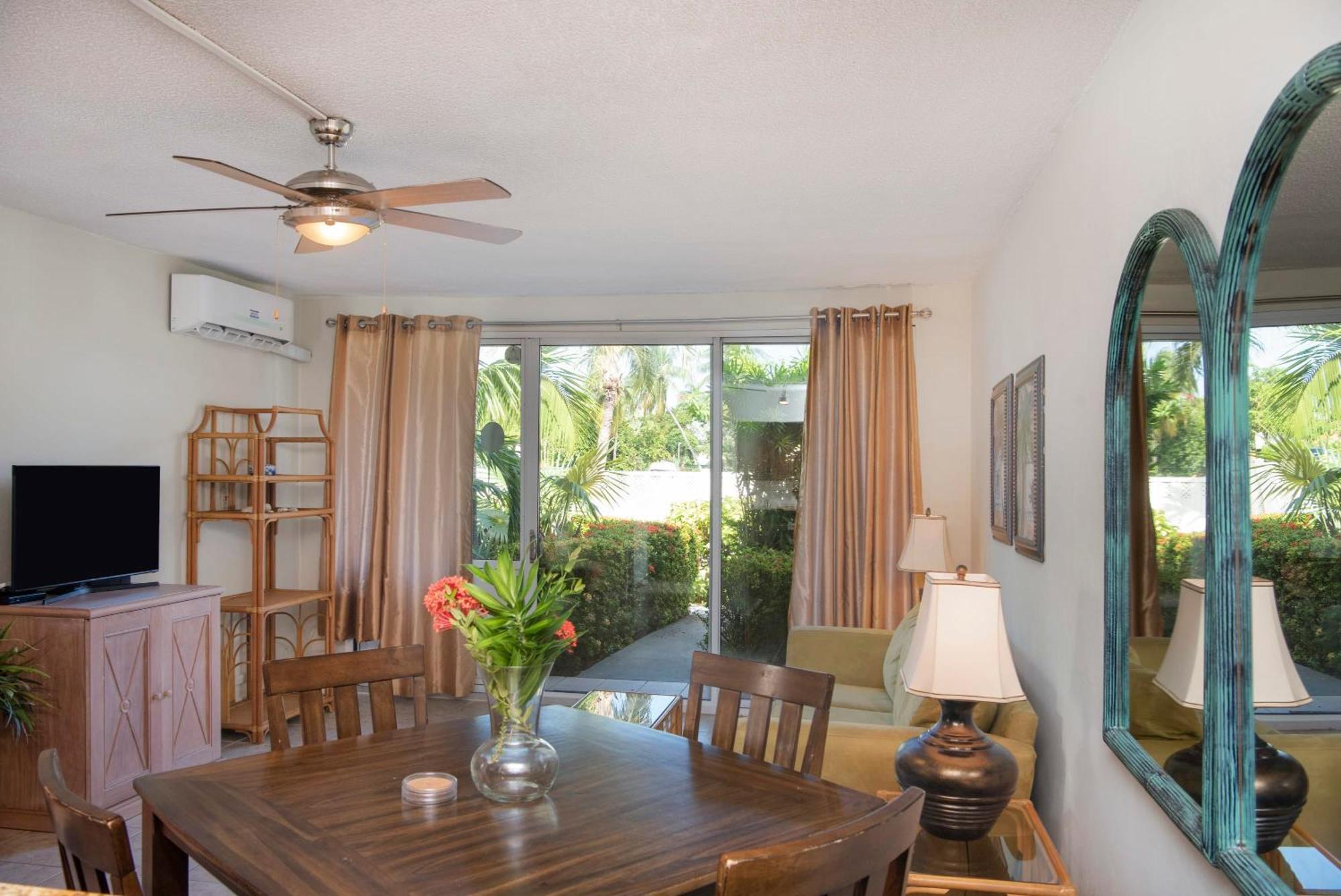 Beach Living At Island Pine Villas Τζώρτζταουν Εξωτερικό φωτογραφία